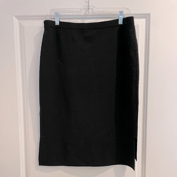 NWT Eileen Fisher BLACK UNEVEN HEM Wool SKIRT
Sz. M - Picture 1 of 4